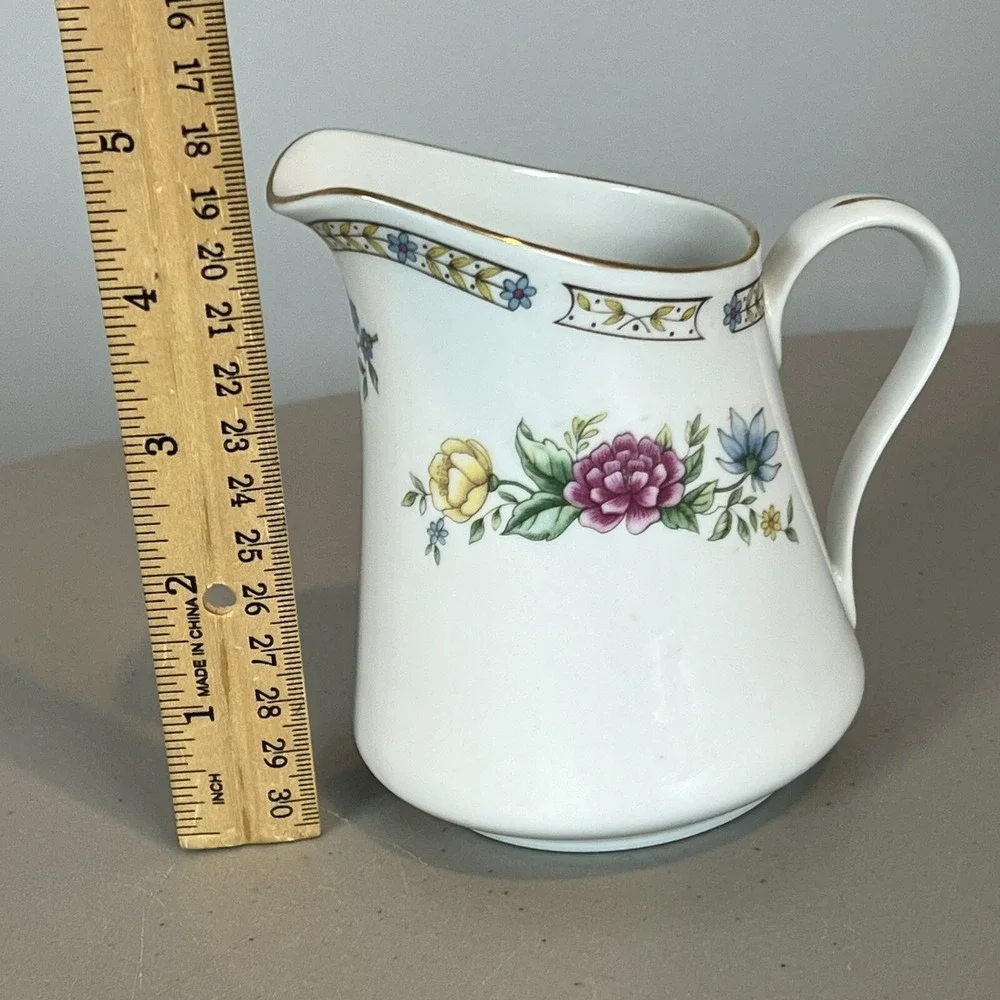 Liling China Ling Rose 1106 Yung Shen Creamer